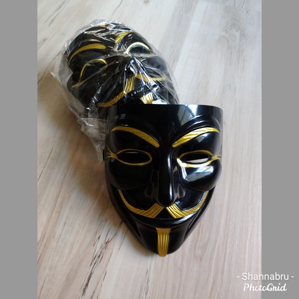 V for Vendetta cosplay mask